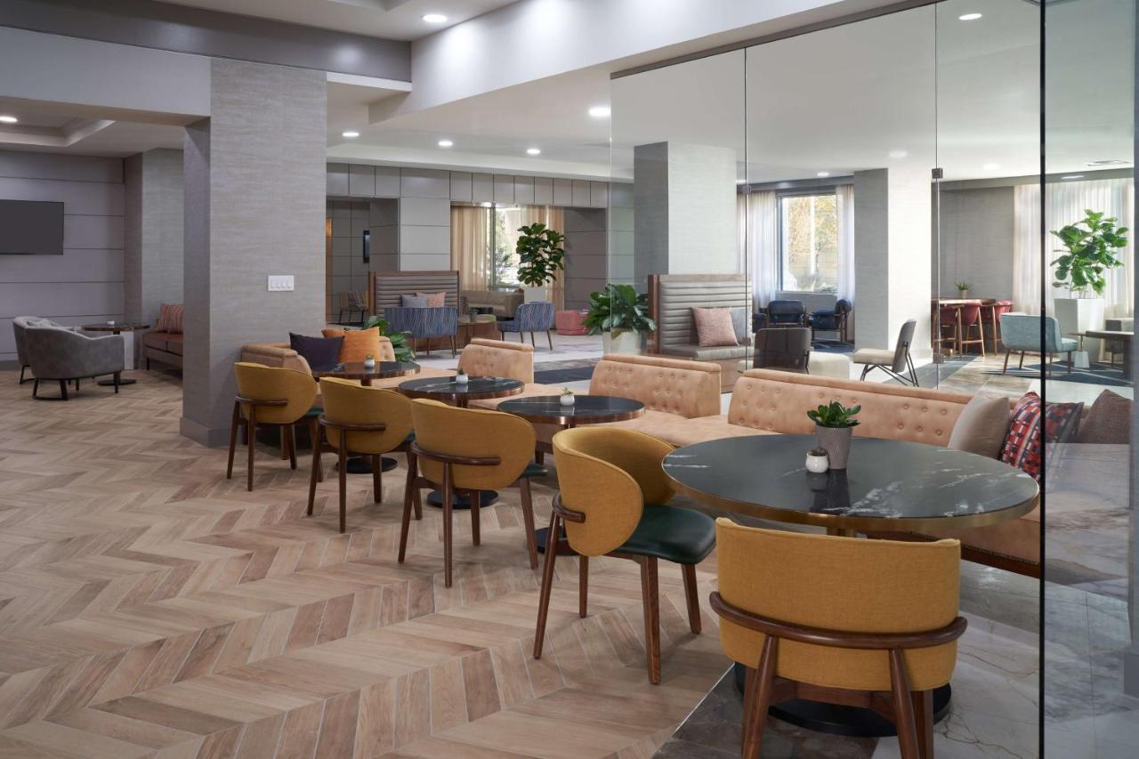 The Chifley Houston, Tapestry Collection By Hilton Hotel
